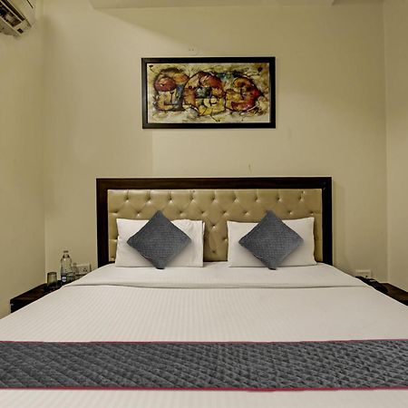 Townhouse Grand Inn Ghaziabad Ngoại thất bức ảnh