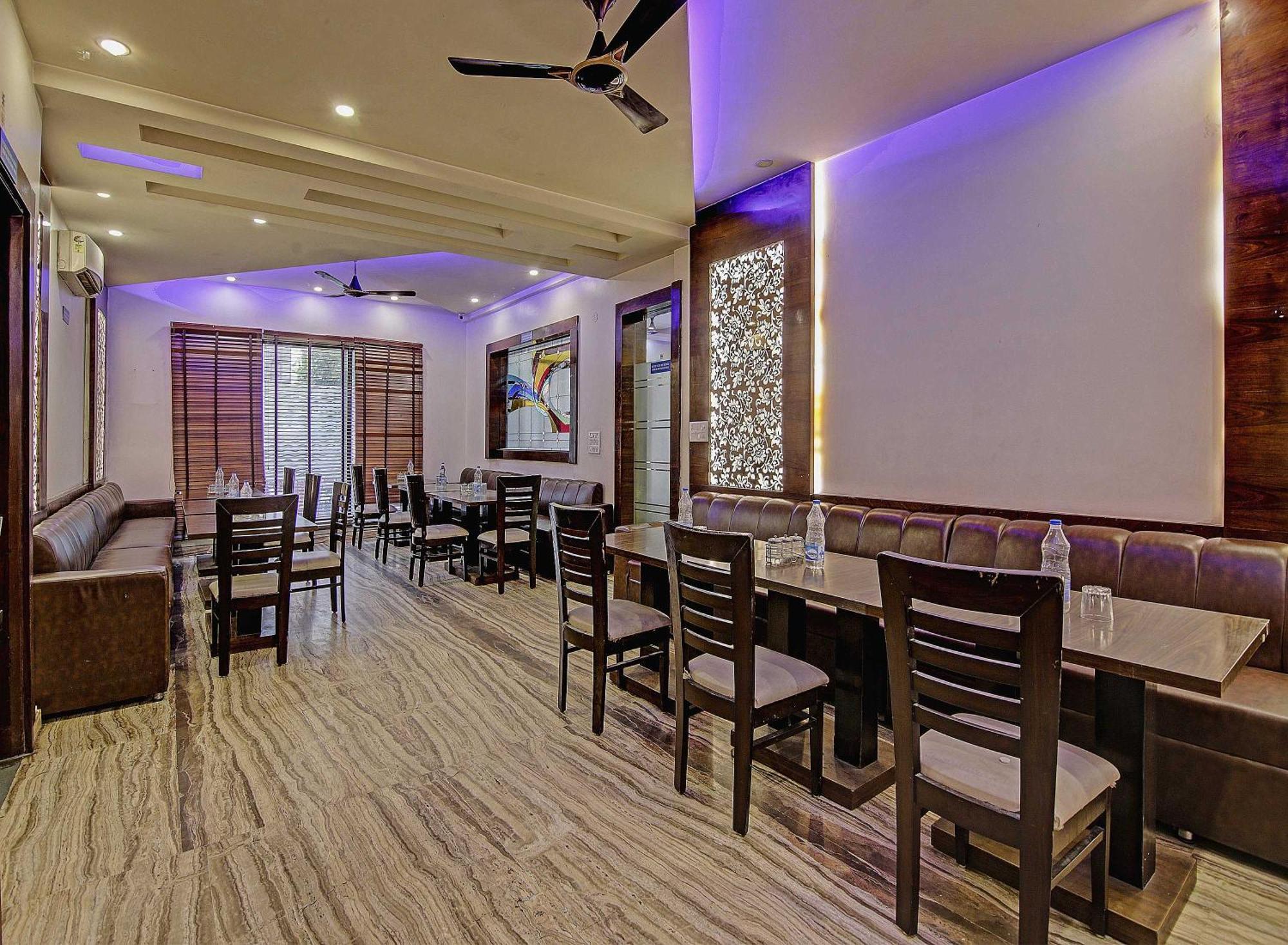 Townhouse Grand Inn Ghaziabad Ngoại thất bức ảnh