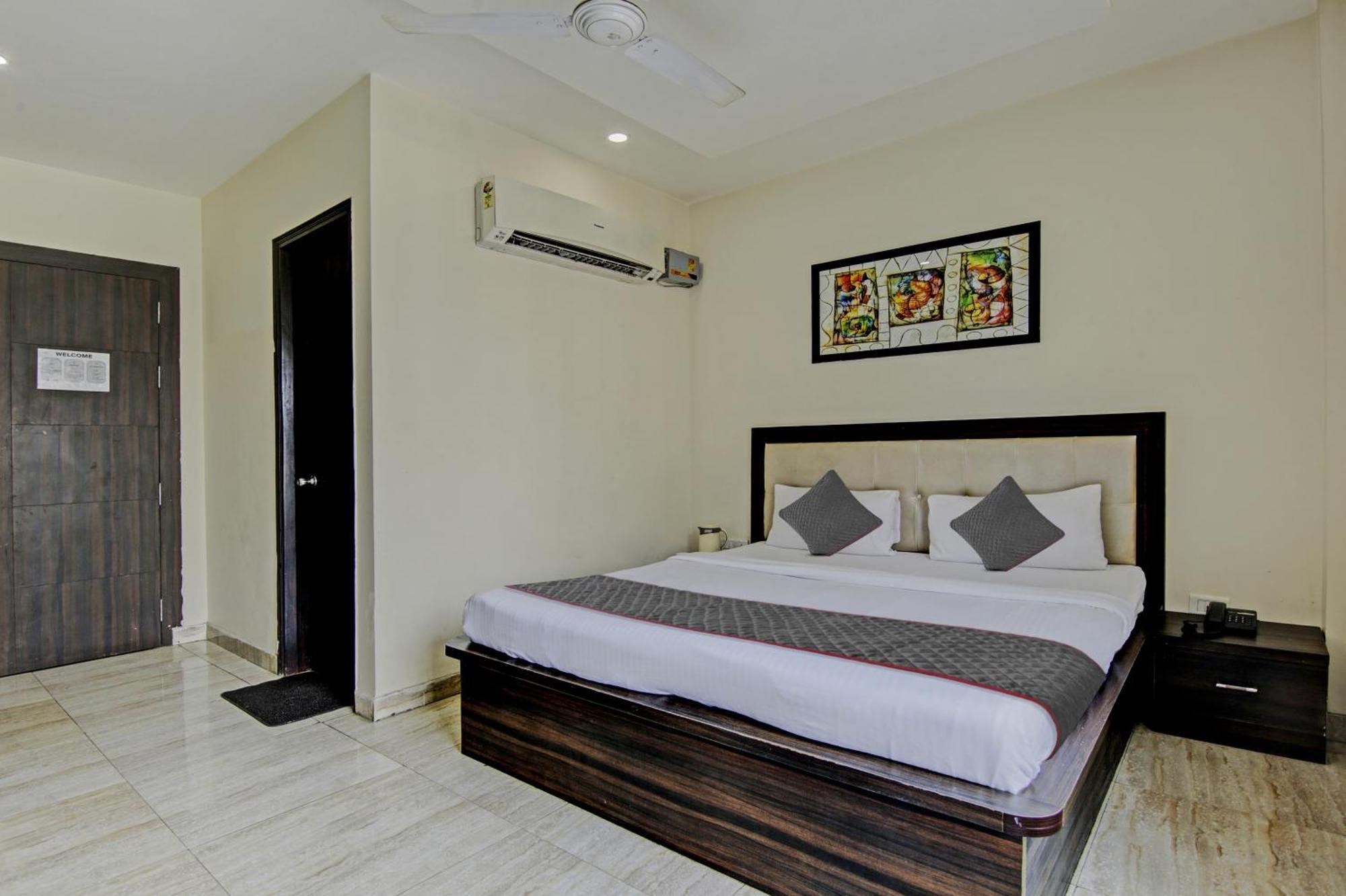 Townhouse Grand Inn Ghaziabad Ngoại thất bức ảnh