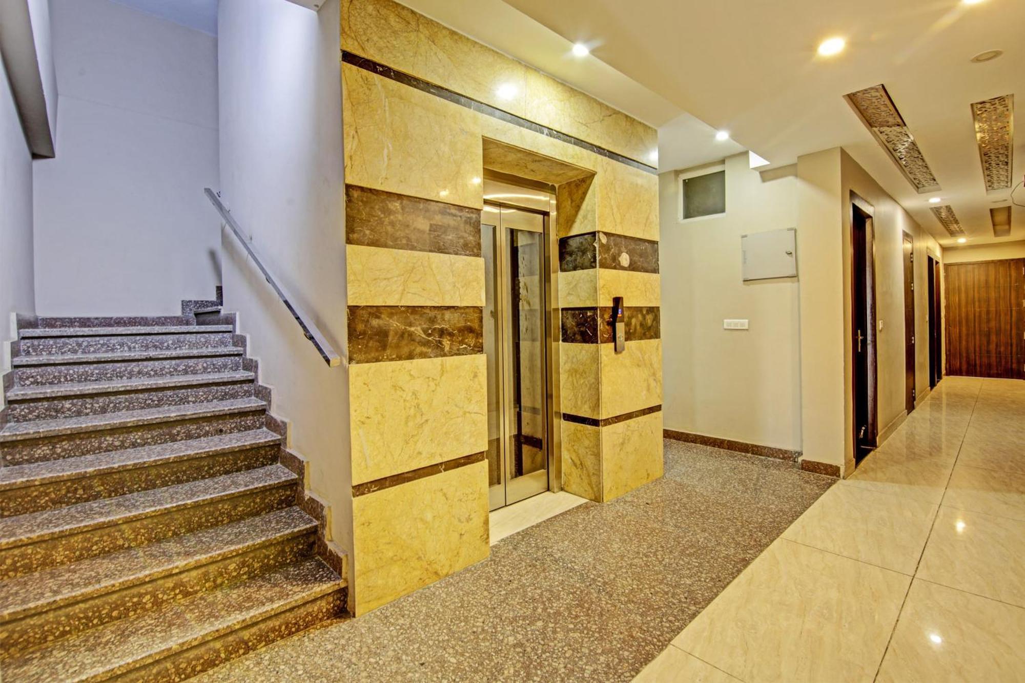 Townhouse Grand Inn Ghaziabad Ngoại thất bức ảnh