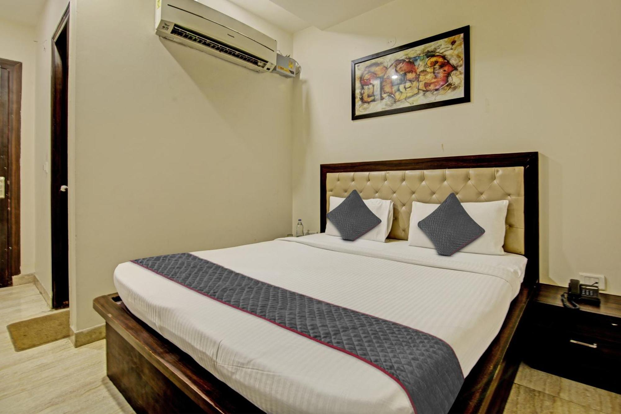 Townhouse Grand Inn Ghaziabad Ngoại thất bức ảnh
