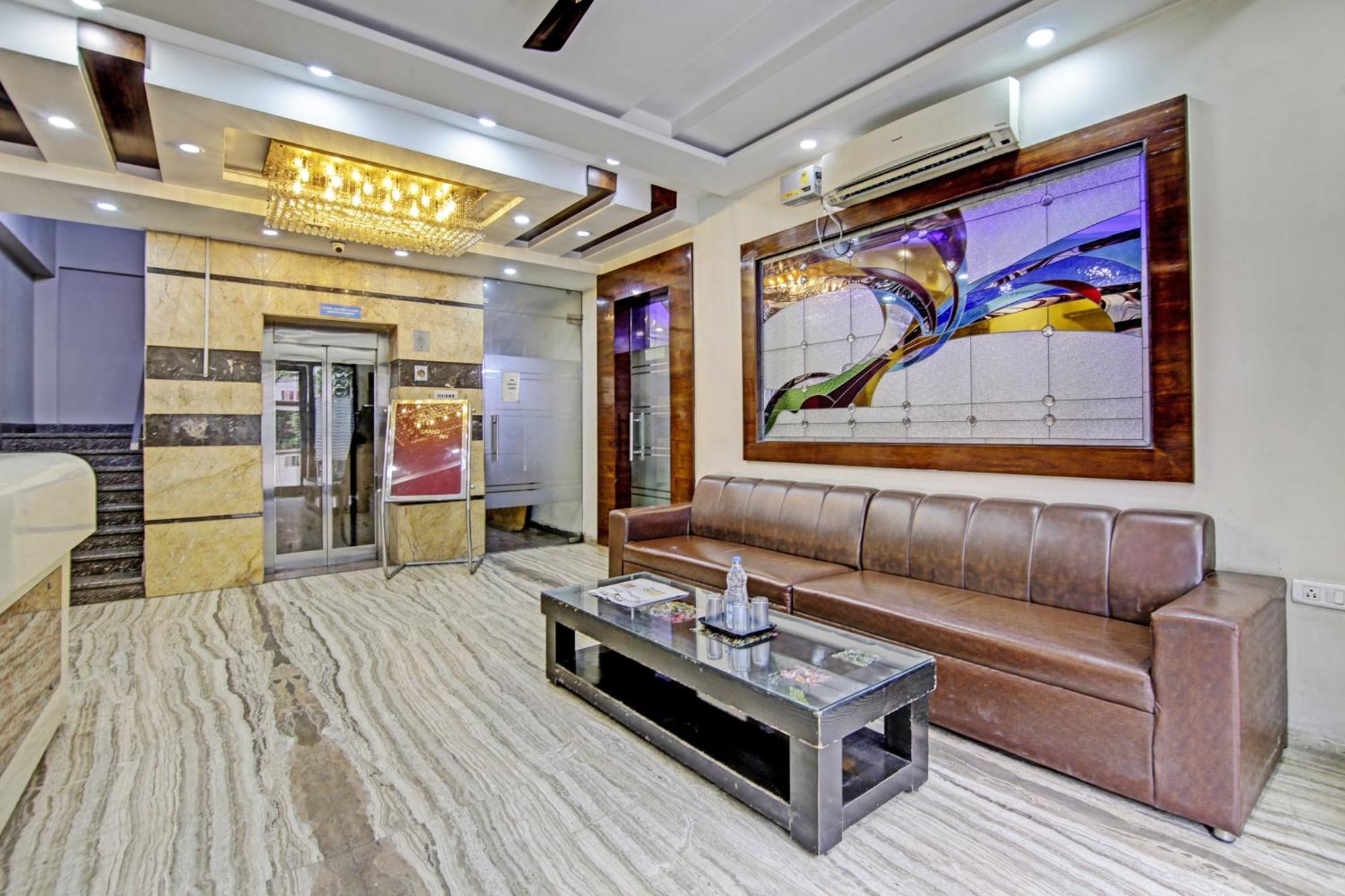 Townhouse Grand Inn Ghaziabad Ngoại thất bức ảnh