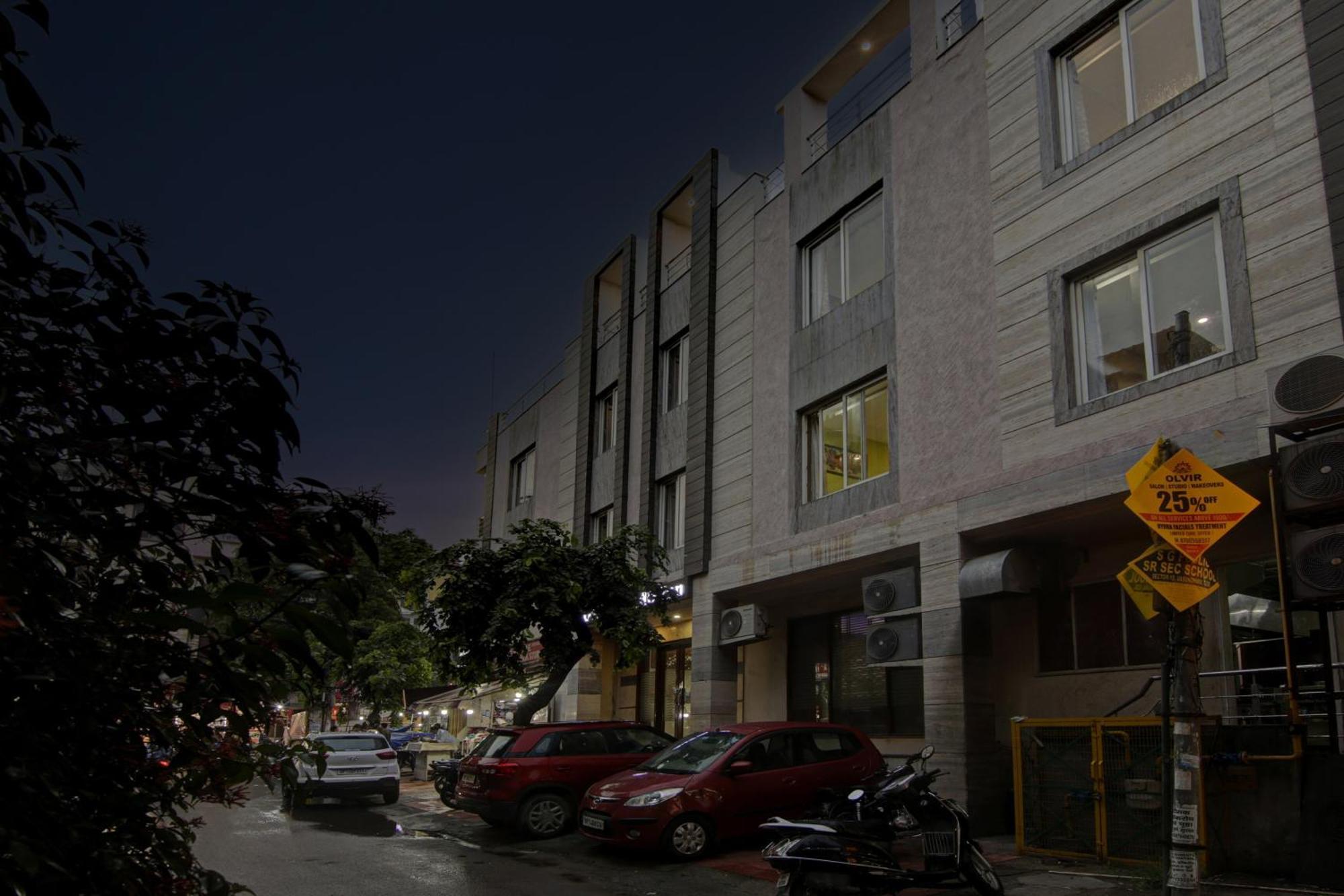 Townhouse Grand Inn Ghaziabad Ngoại thất bức ảnh
