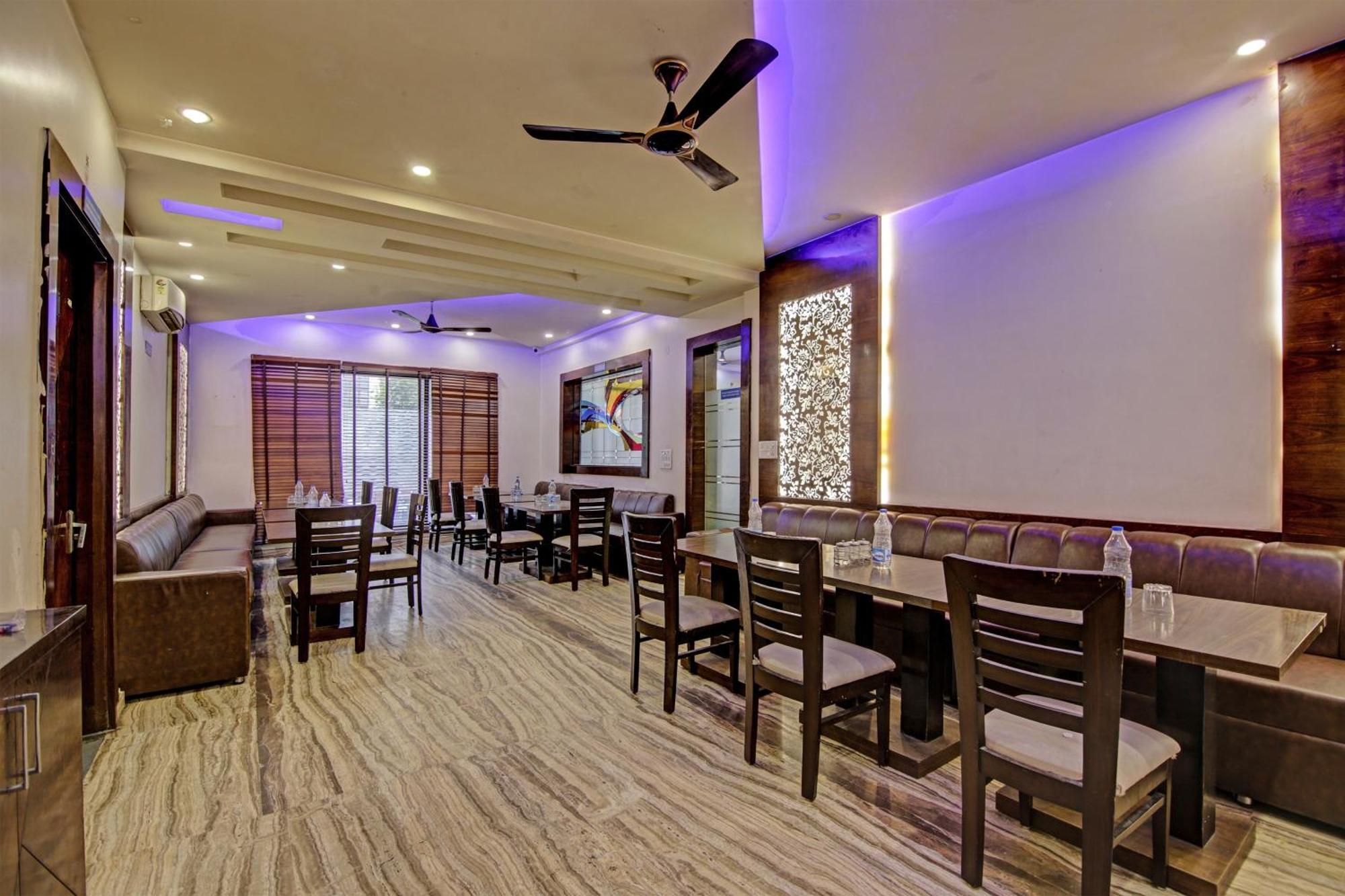Townhouse Grand Inn Ghaziabad Ngoại thất bức ảnh
